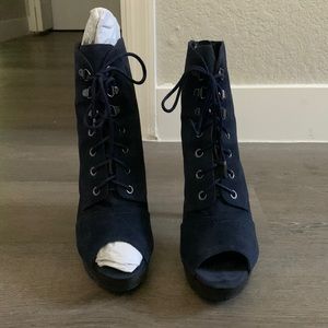 Pour La Victoria size 8.5 barely used!